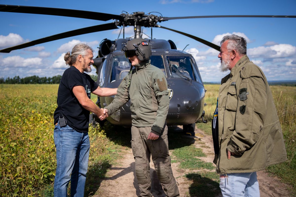 Češi předali Ukrajině vrtulník Black Hawk