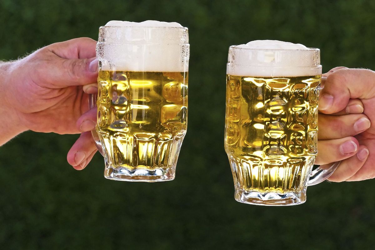 Rakouský hostinec zdražuje pivo dvakrát za večer. Po zavření kuchyně a po půlnoci