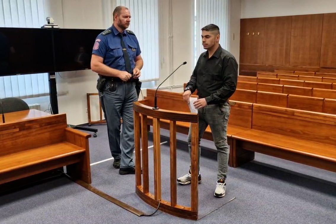 Znásilnil nezletilou dceru bývalé družky, vrchní soud mu potvrdil 5,5 roku vězení