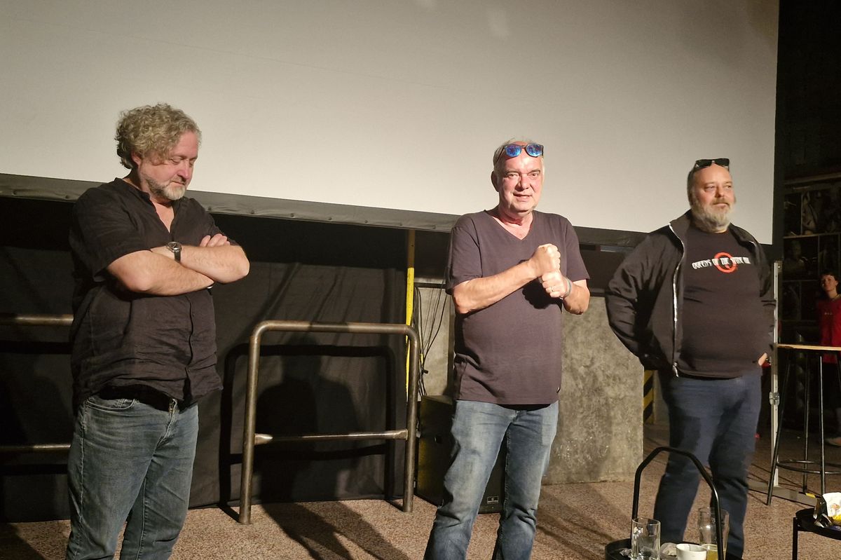 Vedlejší role už ne, rozhodla se debutující Aňa Geislerová. Jak to bylo s filmem Pějme píseň dohola