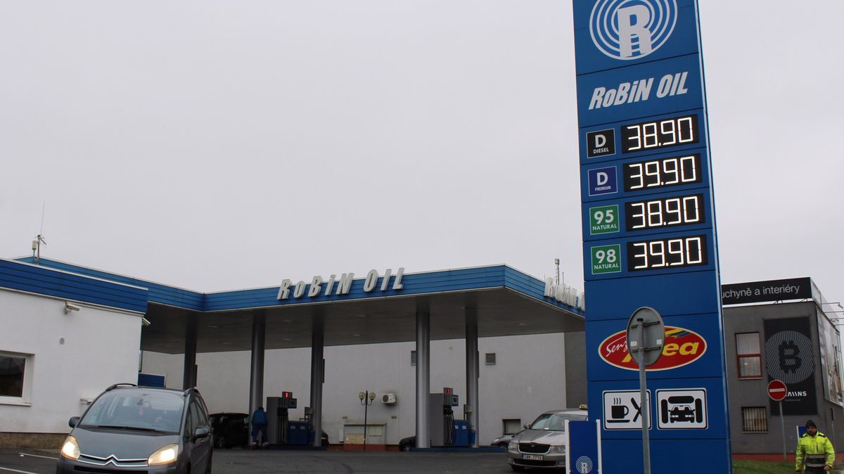 Nákup Robin Oil si po roce a půl stát pochvaluje. Zda se vyplatil, se ekonomové neshodnou