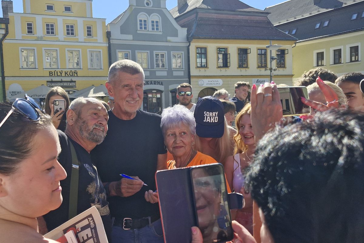 S Trumpem jsem mluvil pětkrát a znám všechny politiky světa, chlubil se Babiš voličům