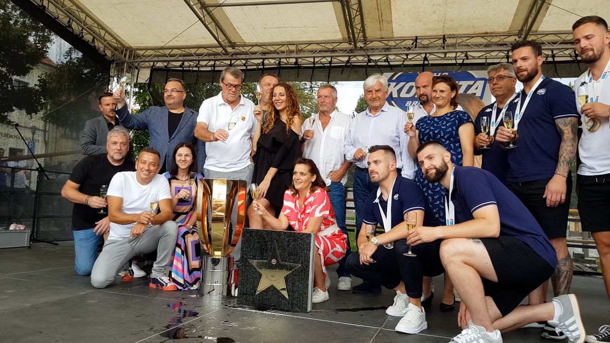 Hokejová Kometa Brno má svou hvězdu na chodníku slávy ve Velké Bíteši