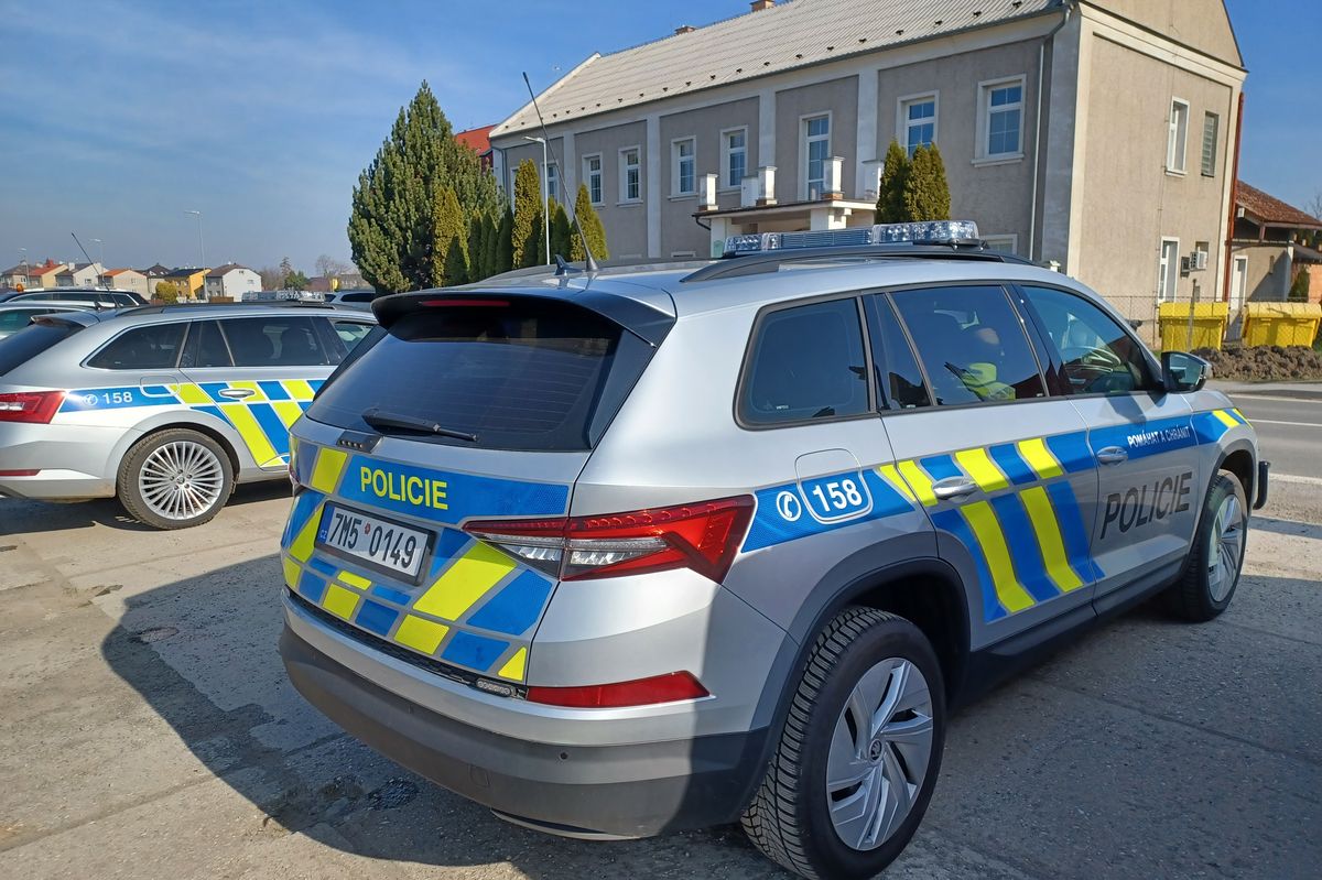 Policie identifikovala fotbalové chuligány hajlující v Olomouci. Hrozí jim tři roky vězení