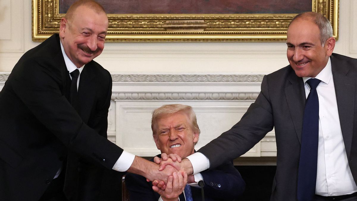 Lídři Arménie a Ázerbájdžánu v Bílém domě podepsali mírovou dohodu