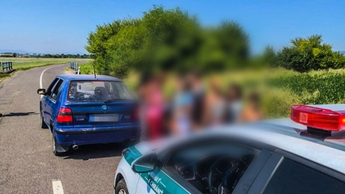 Sedmnáct lidí plus šofér bez řidičáku. Felicie na Slovensku se proměnila v menší autobus