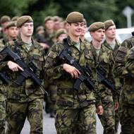 Intenzivní výcvik byl stejně náročný jako základní vojenský kurz, který absolvují rekruti nastupující do armády ve Vyškově.