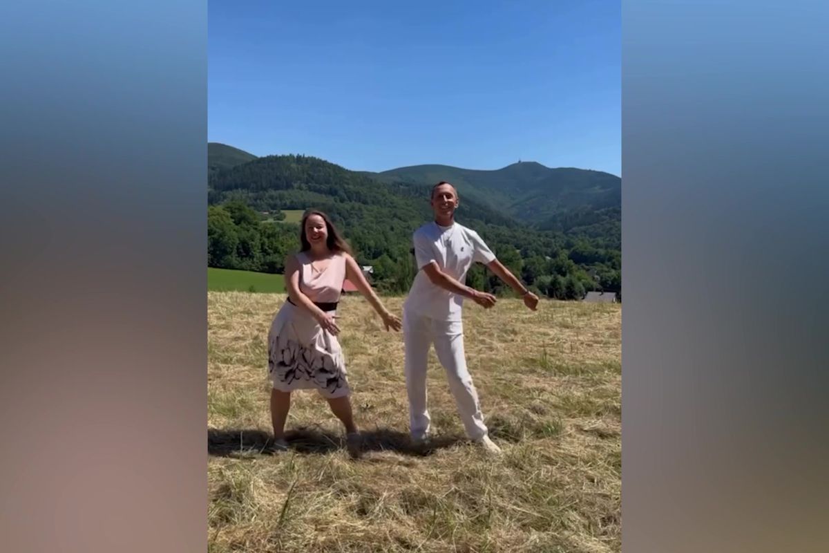 Pro hlas cokoliv. Politici krepčí, tančí u tyče, dělají DJ