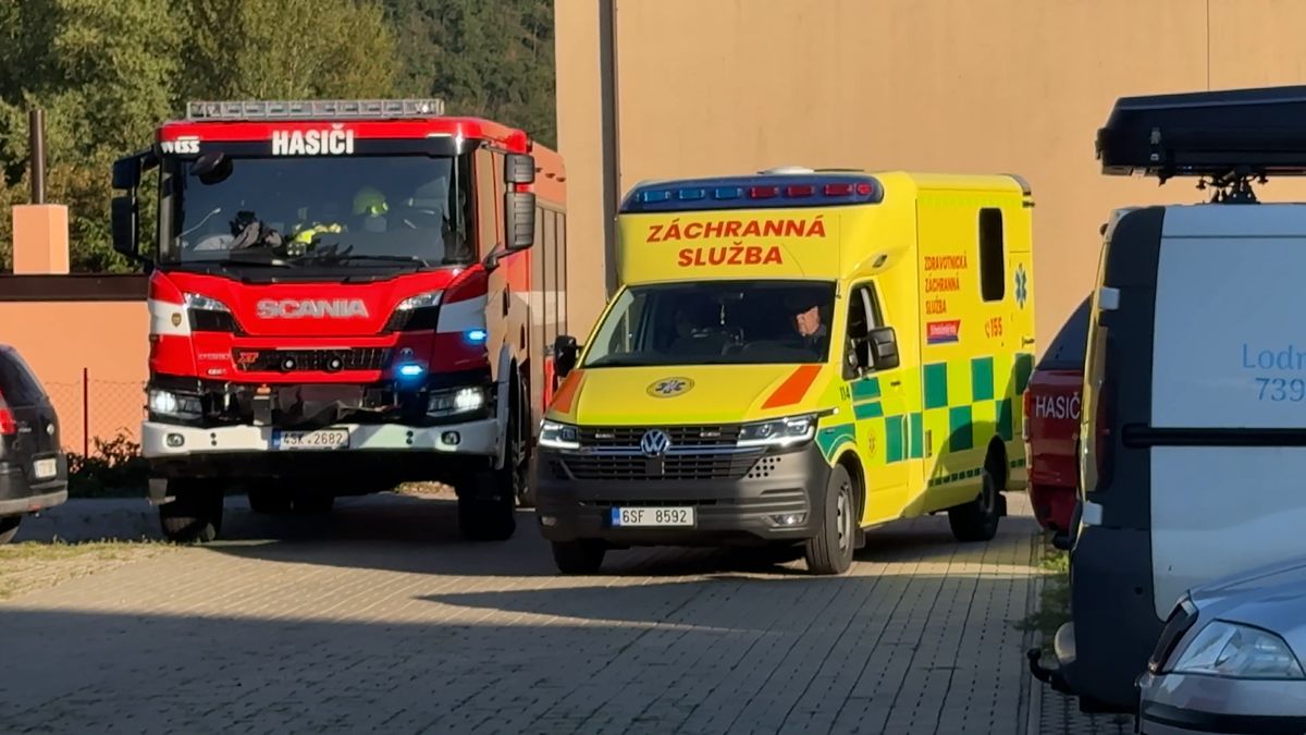 V bytě v Libčicích nad Vltavou hořelo, uvnitř našli mrtvého muže
