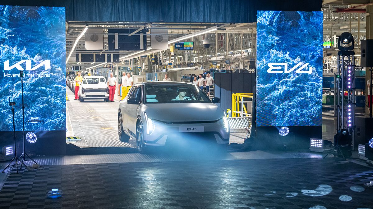 Kia v Žilině zahájila výrobu elektromobilu EV4