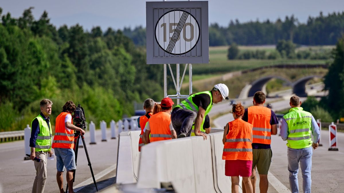 Po D3 rychlostí 150 km/h. Řidiči šlápnou na plyn na přelomu září a října