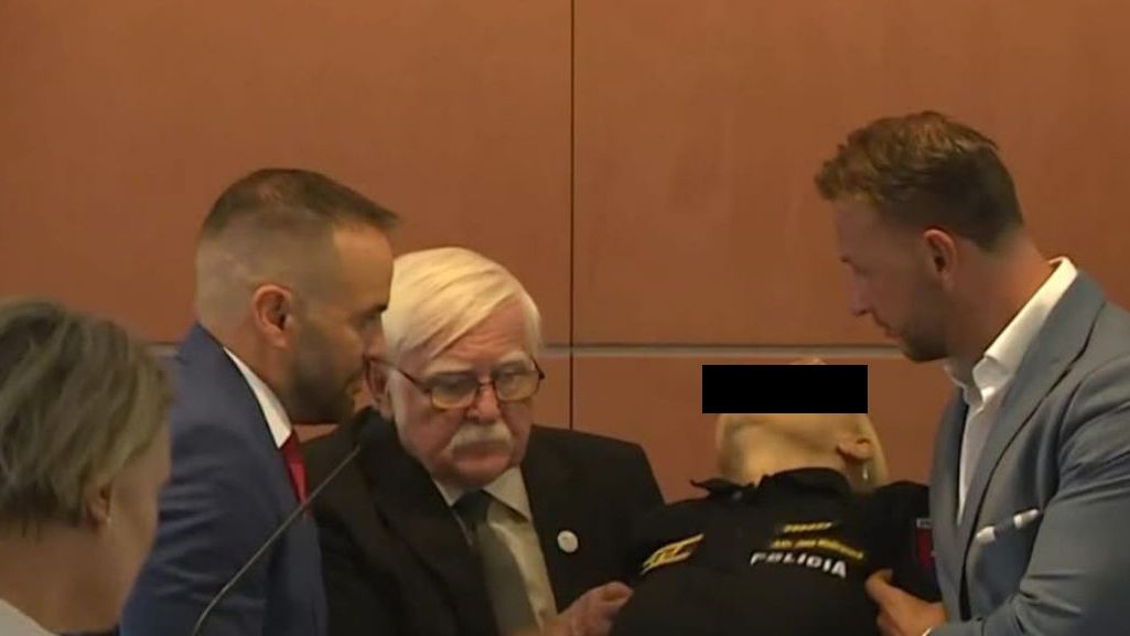Drama na tiskovce: Policejní prezidentka Maškarová zkolabovala v přímém přenosu