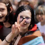 Na trase průvodu hrálo i několik dýdžejů.