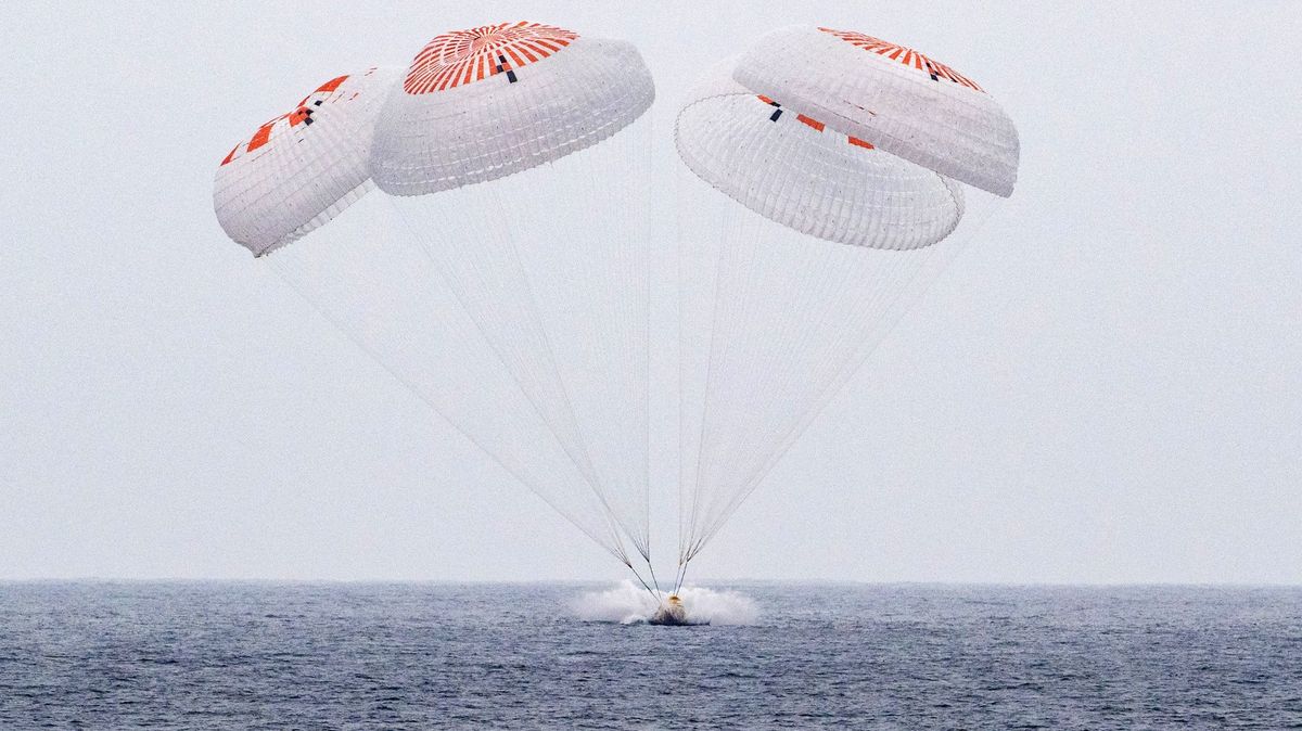 Z ISS se na Zemi vrátila čtveřice astronautů z mise Crew-10, uvedla NASA