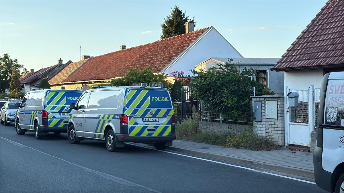 Policie na Kolínsku prověřuje vraždu, zadržela podezřelého