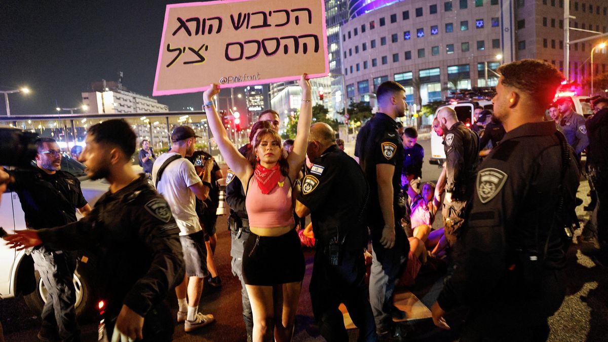 Proti obsazení města Gaza demonstrovaly v Tel Avivu desítky tisíc lidí
