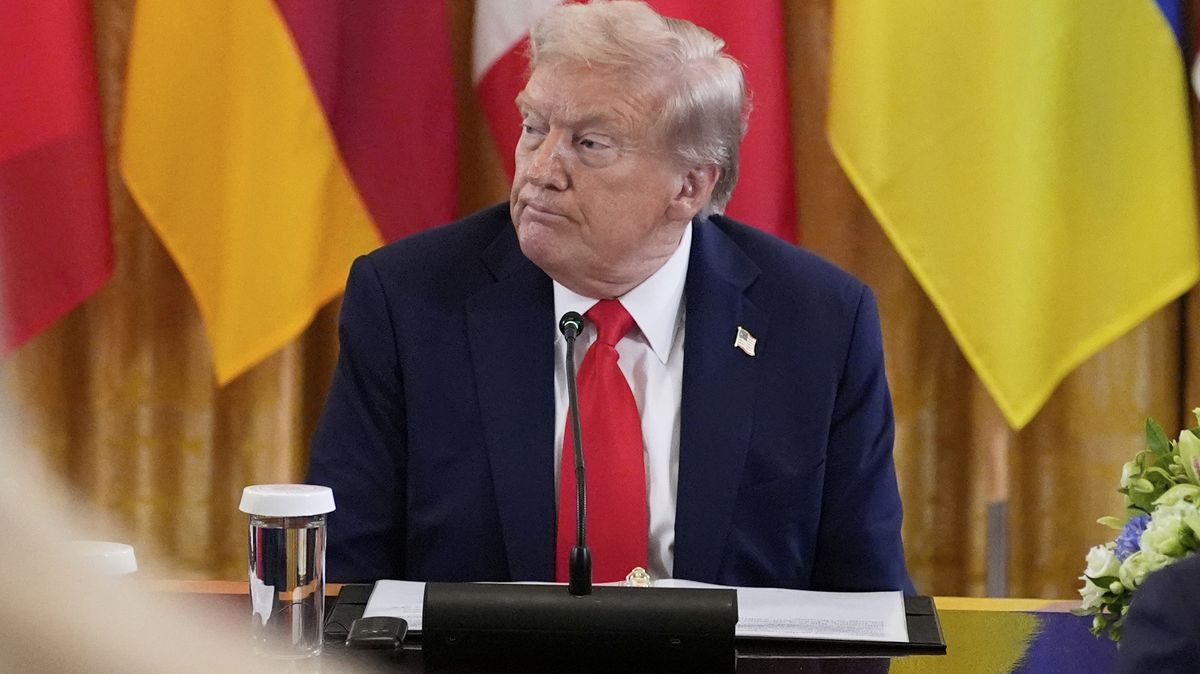 Zelenskyj s Putinem mají lepší vztah, než jsem si myslel, řekl Trump