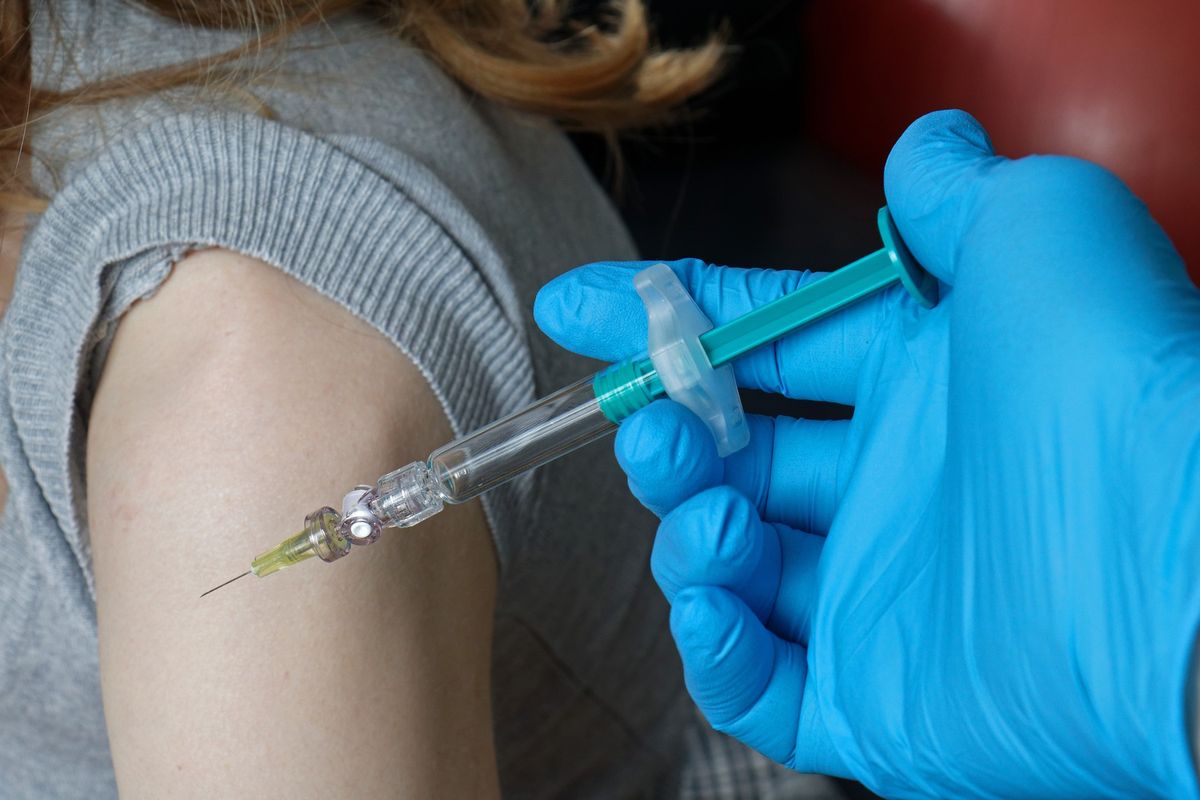 Experimentální vakcína by mohla prodloužit život lidem s rakovinou