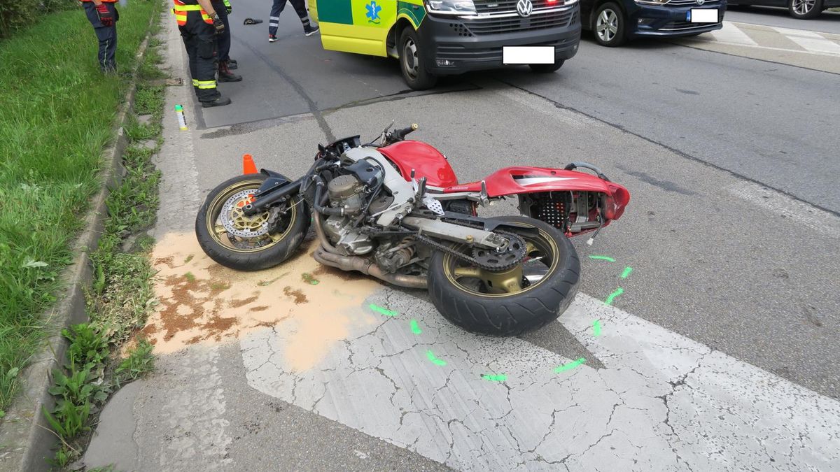 Motorkář na Brněnsku zemřel po střetu s dodávkou