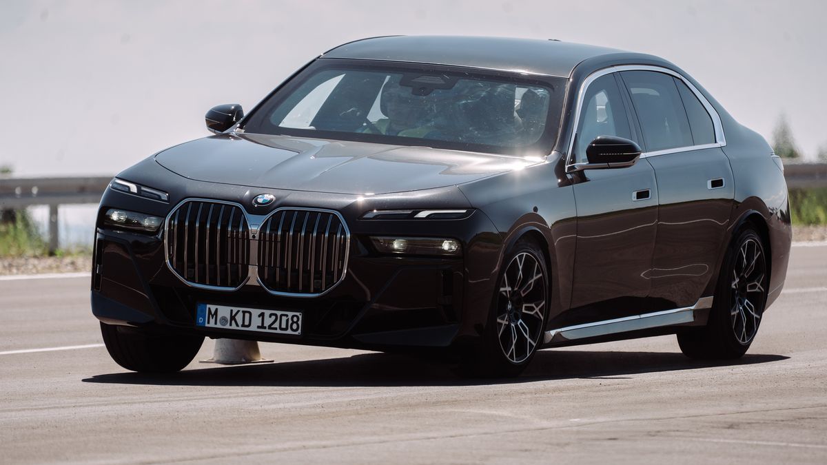 Obrněná BMW v Česku zkoušely speciální složky z celé Evropy