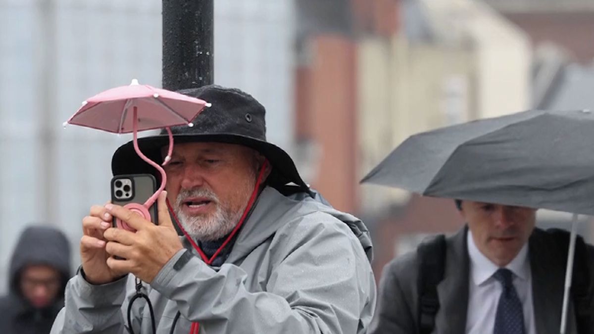 Deštníky pro mobily citelně zdražily