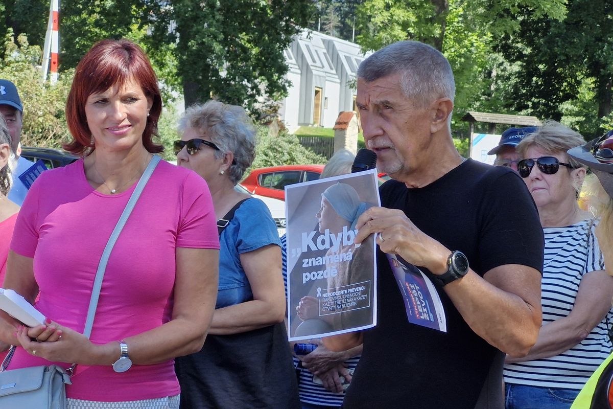 Zastupitelé České Lípy chtěli odvolat starostku z hnutí ANO kvůli kumulování funkcí. Běžná praxe, ohradila se