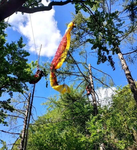 Poryvy větru na Pálavě potrápily paragladisty, museli zasahovat záchranáři