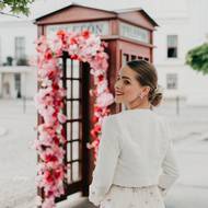 V minulosti Tereza Palová ozdobila květinami i historickou telefonní budku.