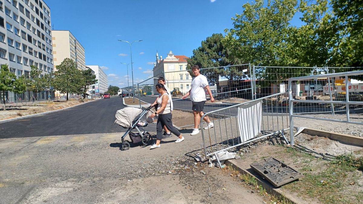 Mladá Boleslav finišuje první část oprav hlavní třídy. Dopravní omezení ale potrvají další dva roky