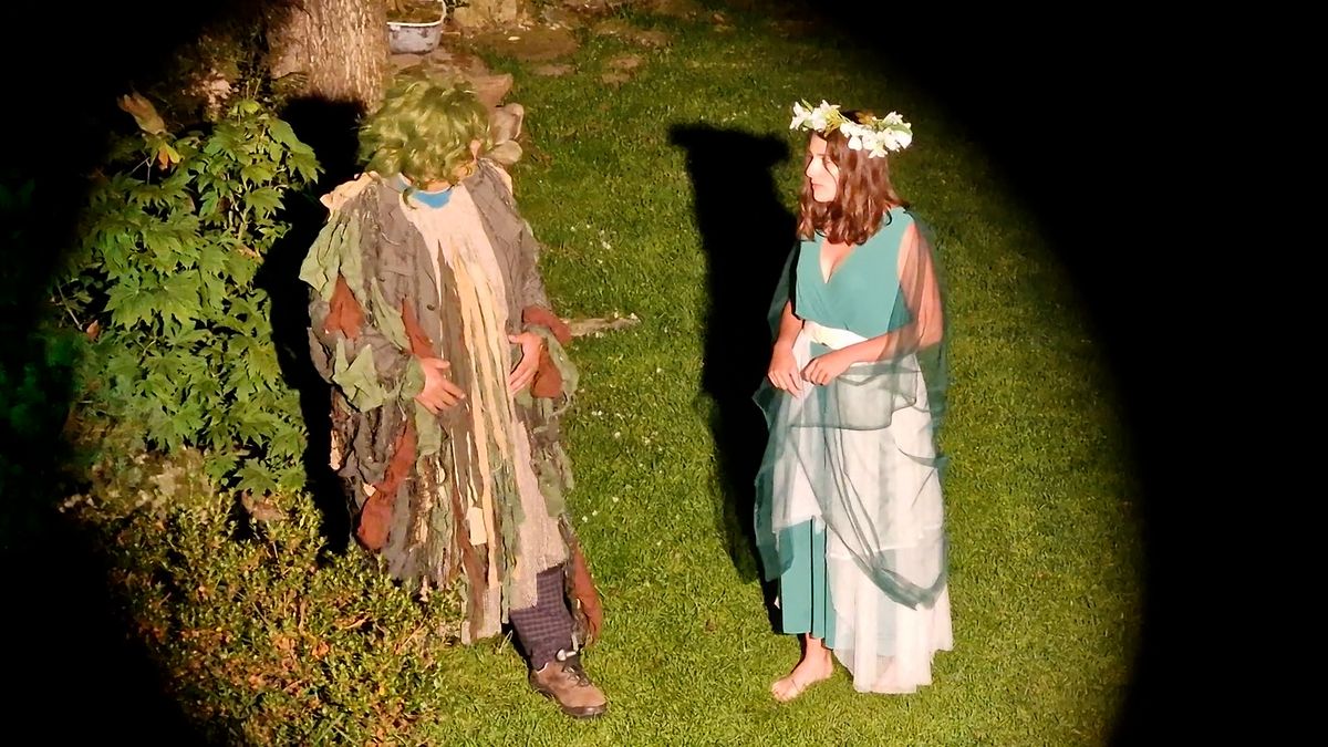Ve vesnici se 150 obyvateli hrají Rusalku. Ochotníci zapojili děti i jezevčíky