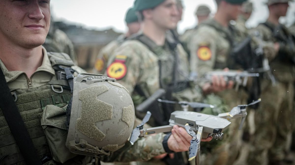 Litva chce v ovládání a sestrojování dronů vycvičit 22 tisíc lidí včetně dětí