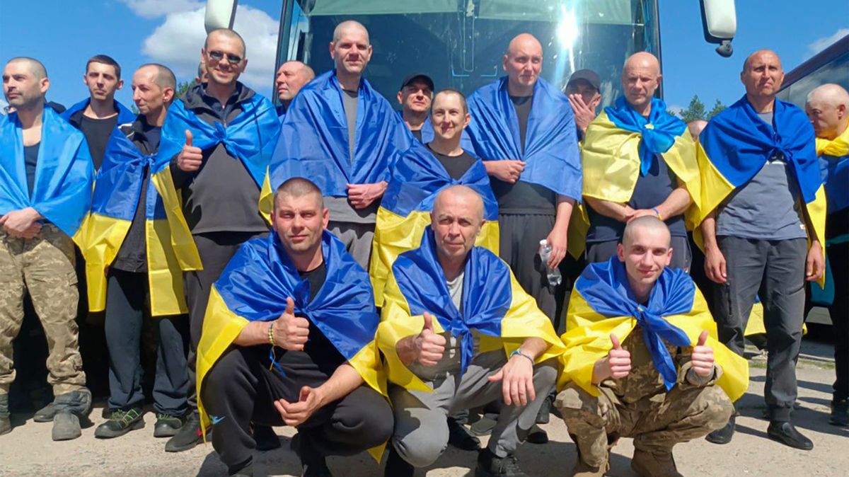Z Ruska se na Ukrajinu vrátili další zajatci, někteří byli drženi od roku 2014