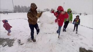Vzácný sníh v Austrálii, někteří lidé ho viděli poprvé v životě