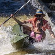 Restaurovaný kamenný jez v Herbertově s výškou 1,5 metru má trvale uzavřenou propust, na kterou je připevněna dřevěná skluzavka určená pro vodáky.