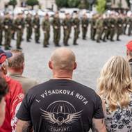 Instruktoři studentům dávali rady a dohlíželi na správný průběh.