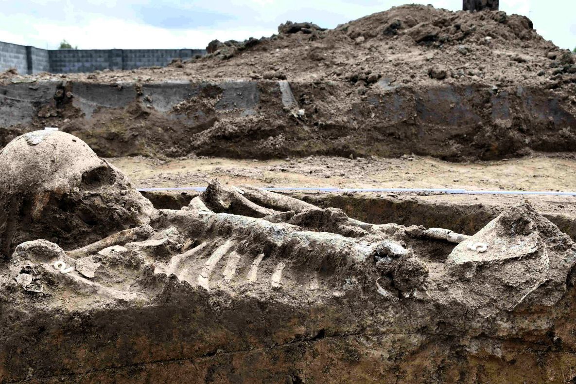 V základech nové archeologické stanice na Znojemsku našli dva hroby z doby bronzové