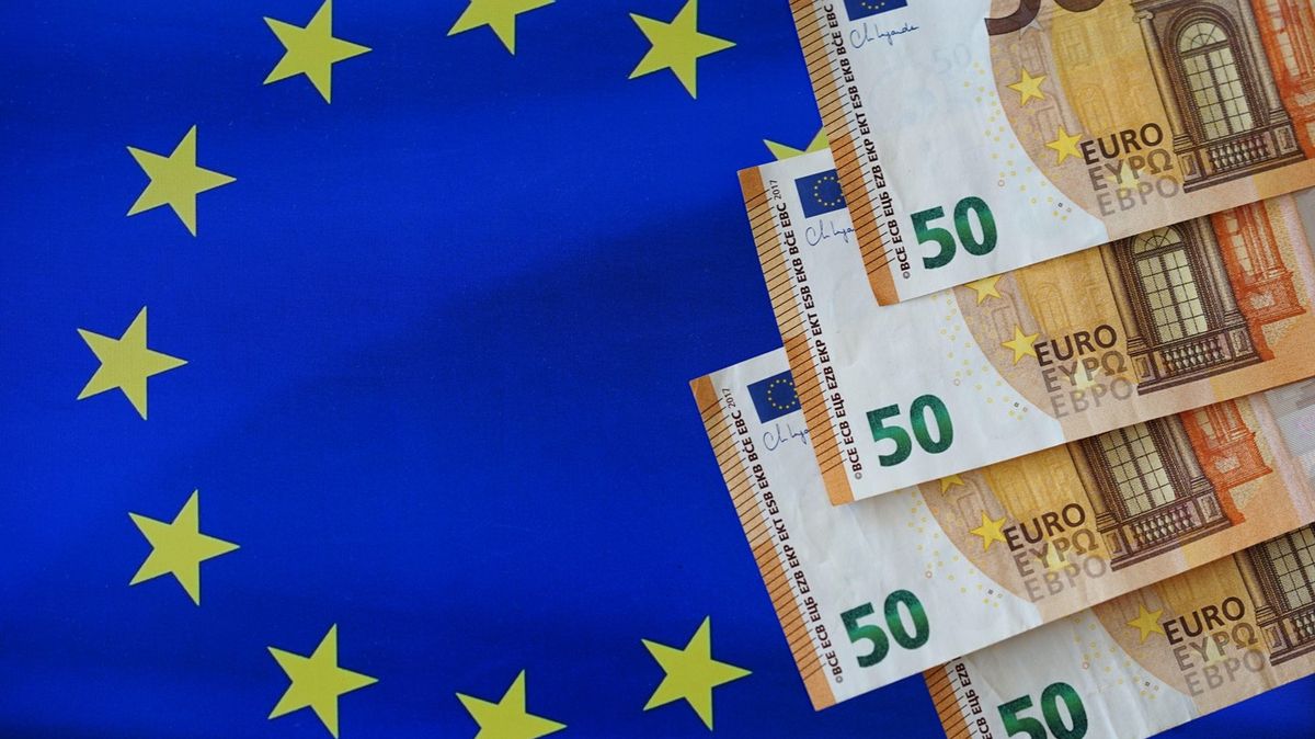 Inflace v Evropské unii mírně vzrostla, ale je stále nižší než v Česku