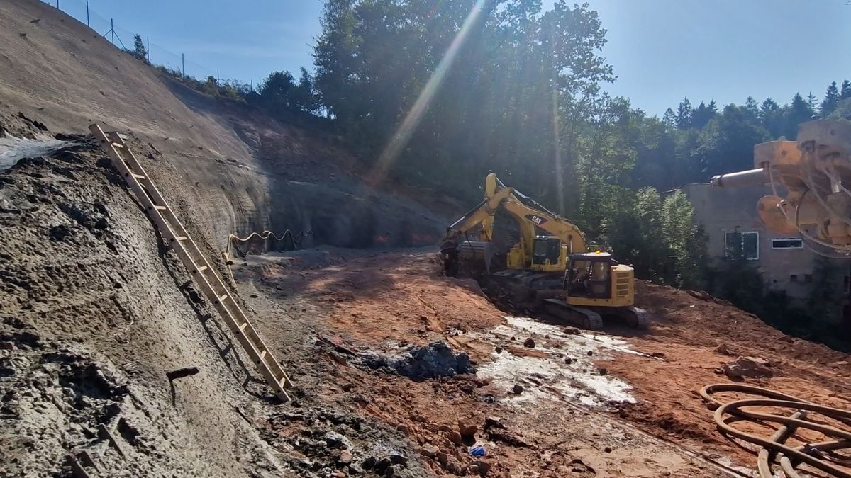 Začala příprava ražby tunelu na obchvatu Náchoda
