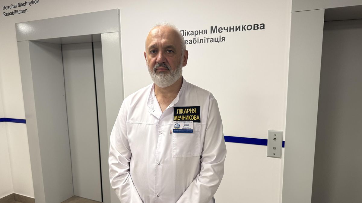 Amputací to nekončí. Zranění vojáci se z nemocnice v Dnipru vrací do války, řekl primář traumatologie