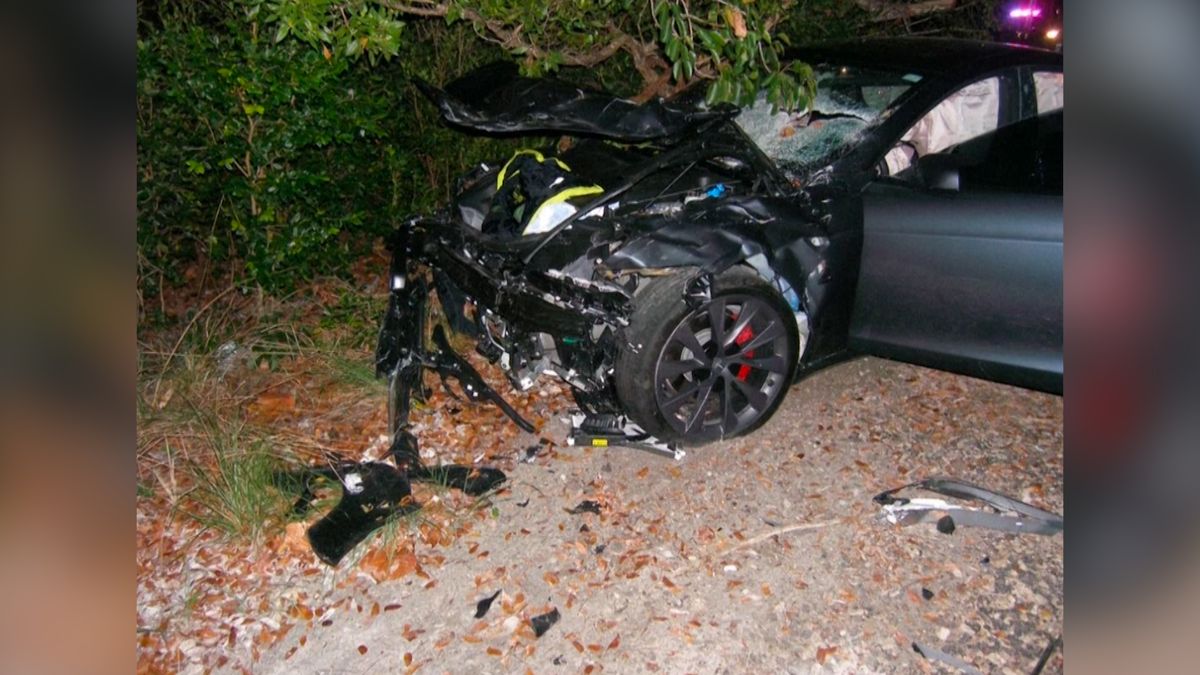 Smrtelnou nehodu tesly jedoucí na autopilota zaznamenala palubní kamera