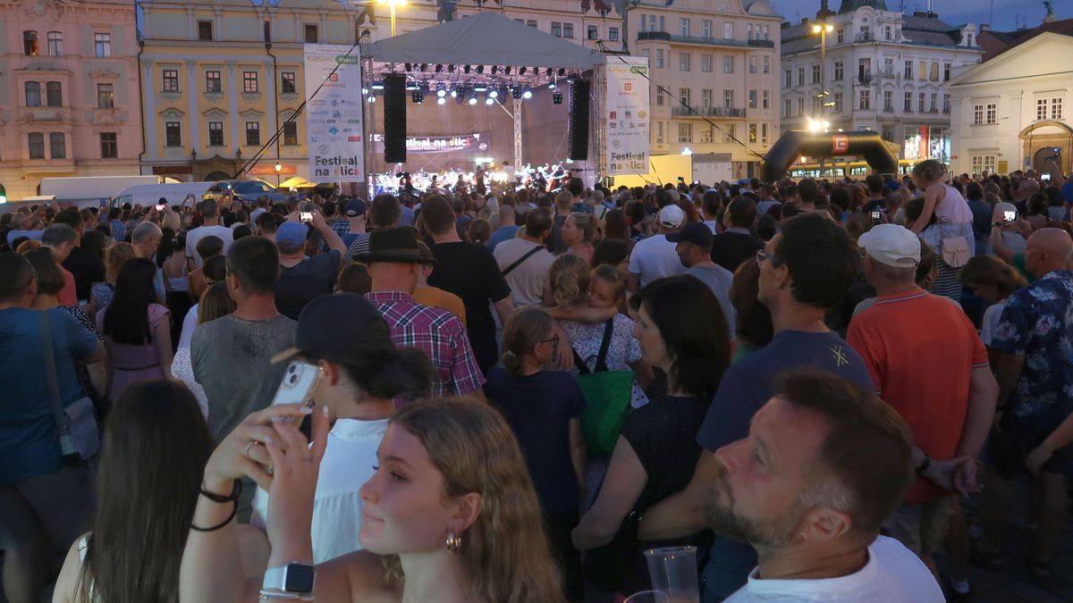 Filharmonici, olympionici i bojovníci s gravitací. Plzeň si osladí konec léta řadou festivalů