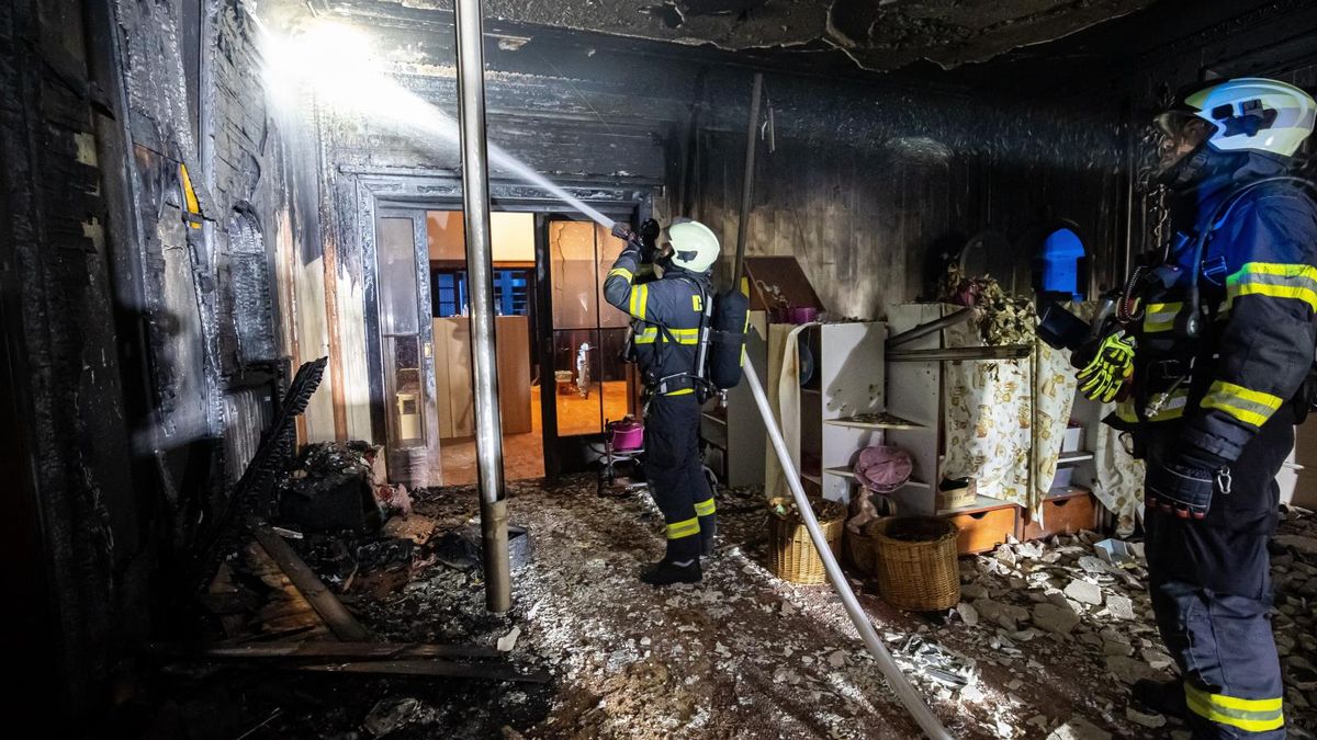 Policie dopadla žháře, který podpálil školku v Jaroměři