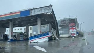 Tchaj-wan zasáhl tajfun o rychlosti skoro 200 km/h. Teď míří na Čínu