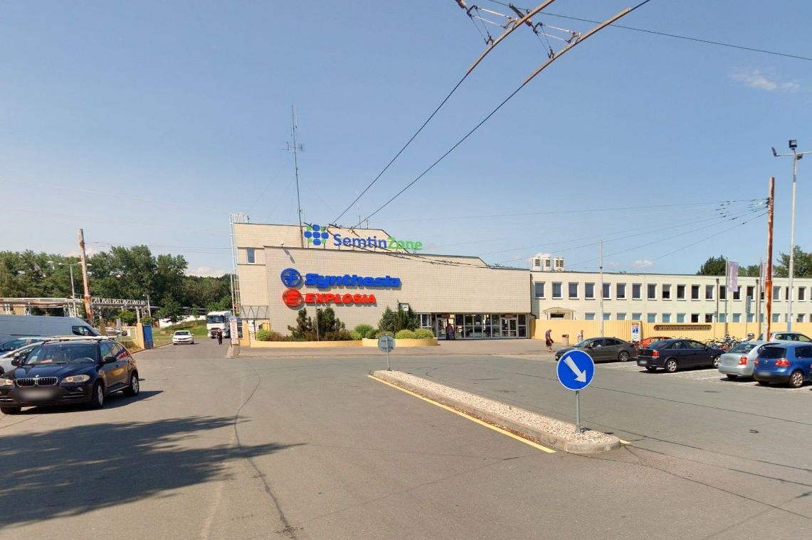 Výbuch v areálu pardubické Synthesie zranil několik lidí