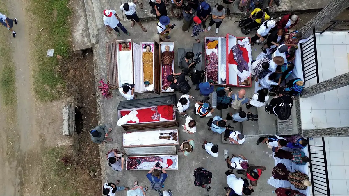 Navštívili jsme místo, kde vytahují mrtvé z rakví