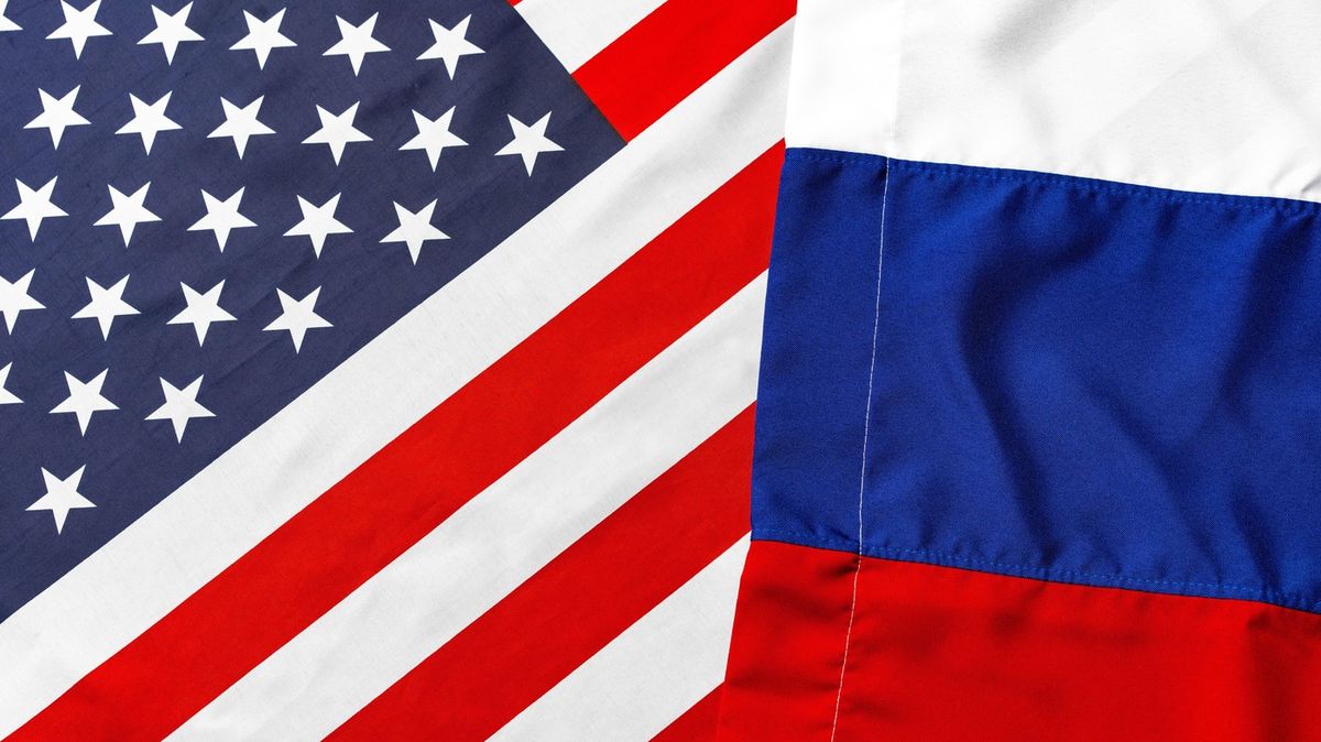 Kreml a Bílý dům se přou, kdo chtěl schůzku Putina a Trumpa