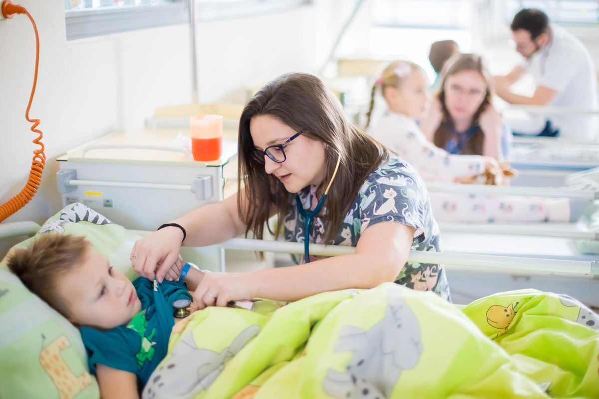 Náborový příspěvek půl milionu. Ostrava i tak nemůže najít primáře dětského oddělení