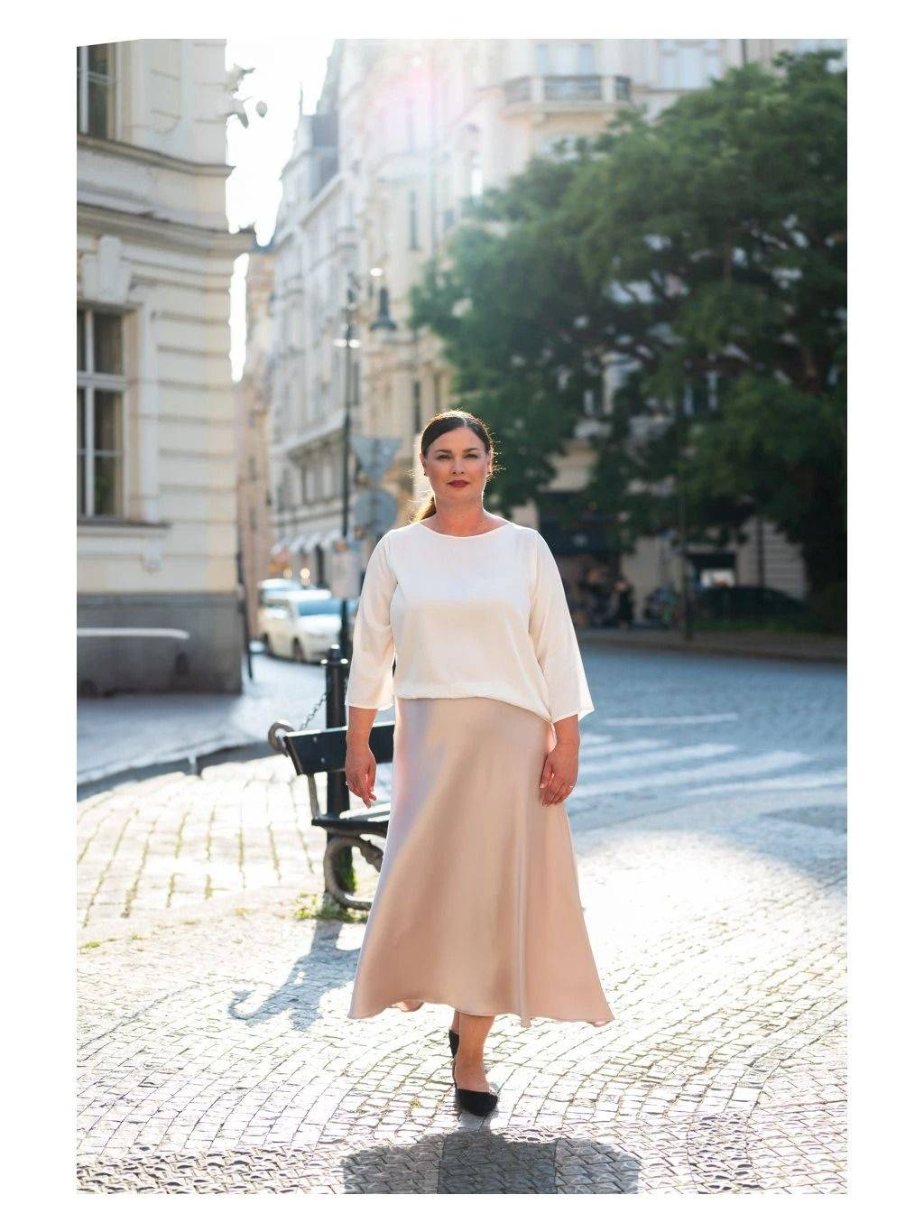 Halenka z pravého hedvábí, Eliška Tomková, 5400 Kč