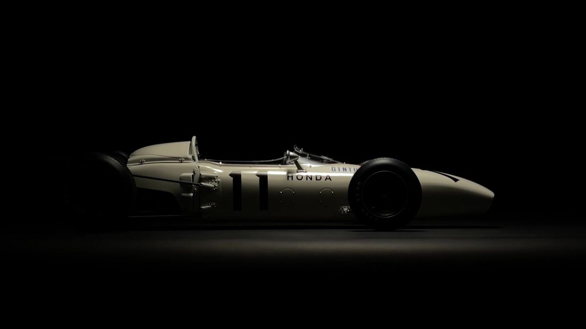 Zmenšený model formule má úchvatné detaily, stojí ale jako dobře vybavená fabie