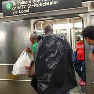 Pláštěnky se hodí i v podzemní dráze.